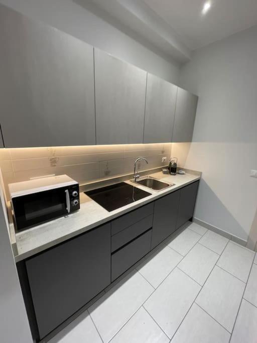 Near Metro Piazza Bengasi Apartment Turin Luaran gambar
